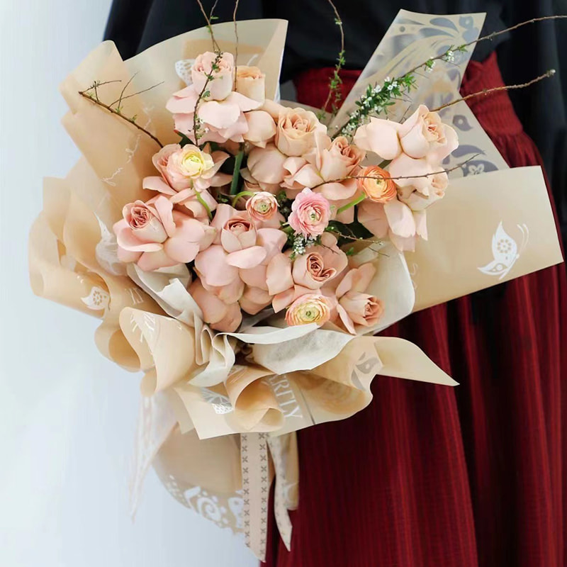 Waterproof Bouquet Packaging Nossa Paper na may Single-Sided Coating Hollowed Out Butterfly Print Design