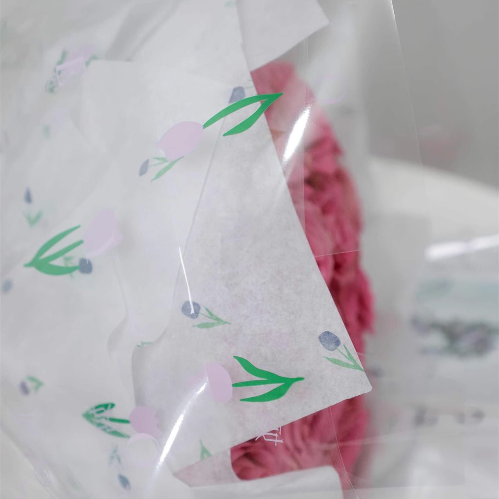 Bouquet makapal na pambalot na papel na may mga masining na salita