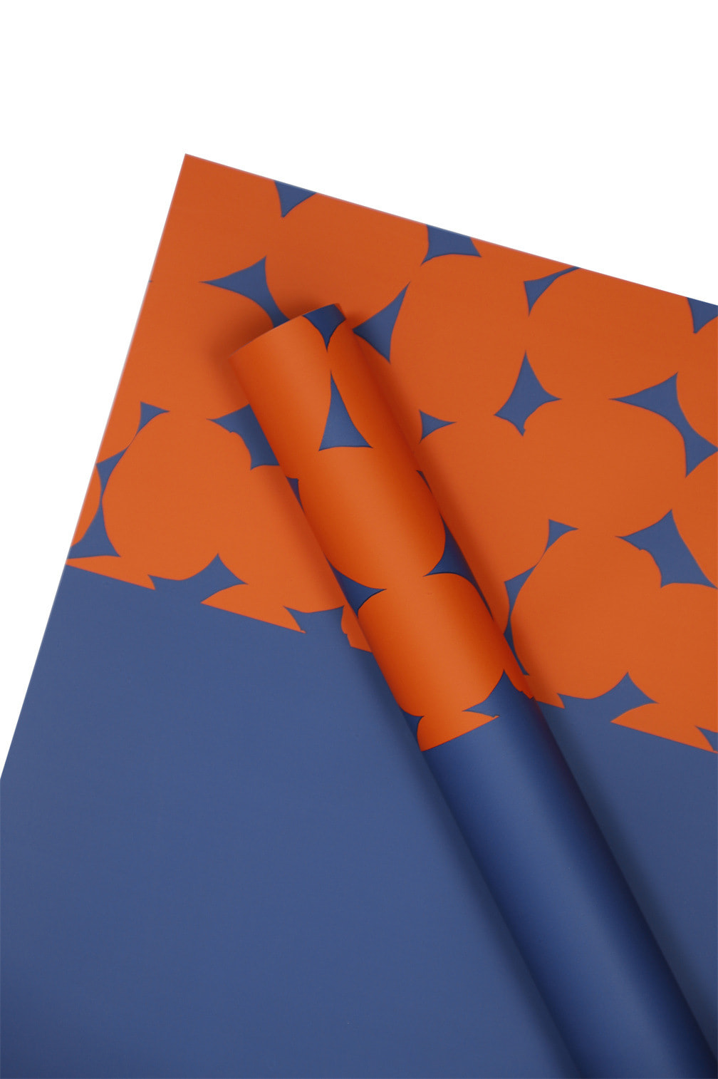 Dalawang kulay na polka dot flower wrapping paper