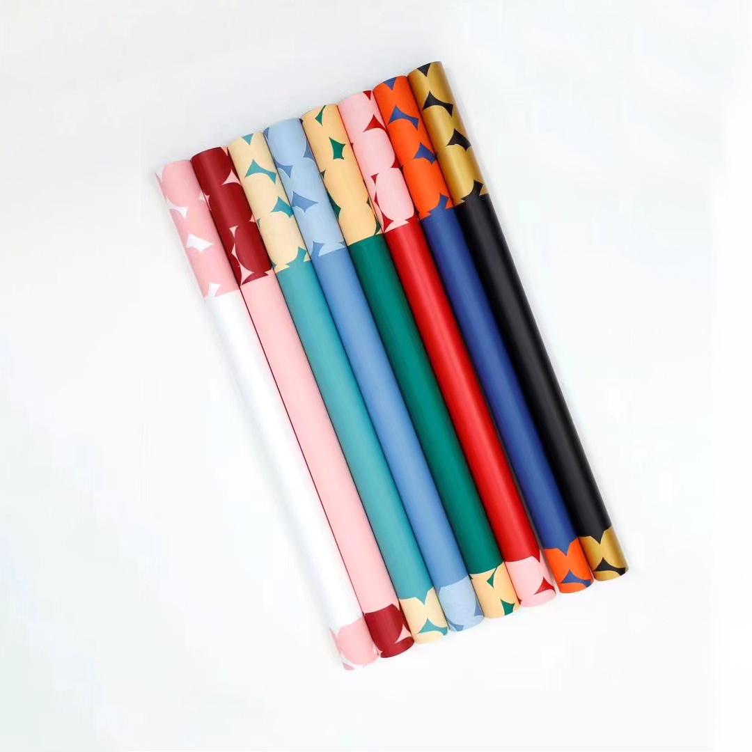 Dalawang kulay na polka dot flower wrapping paper