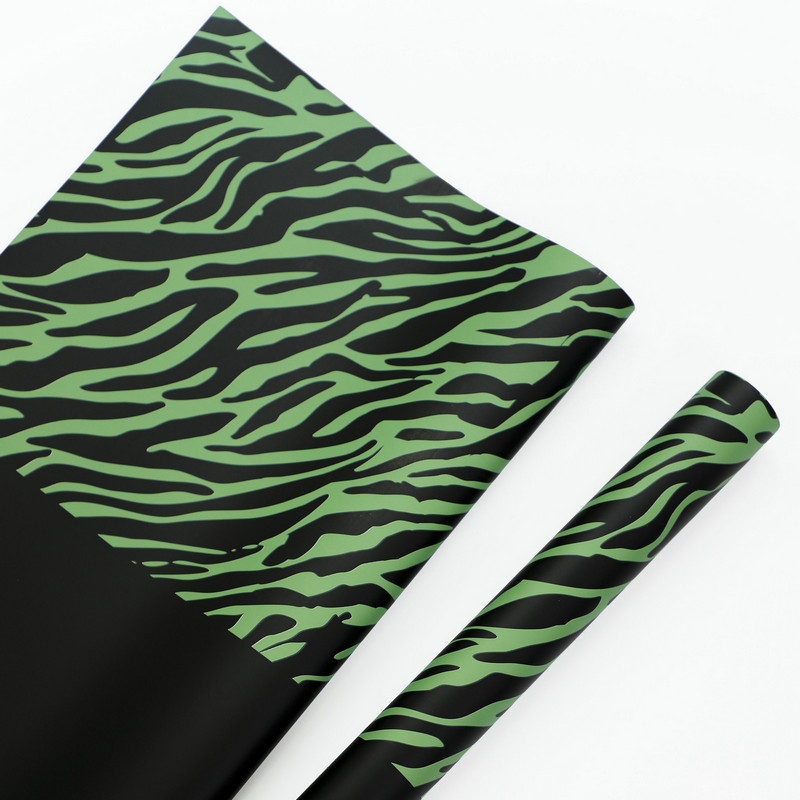 Zebra-print na anim na kulay na papel na pambalot ng bulaklak