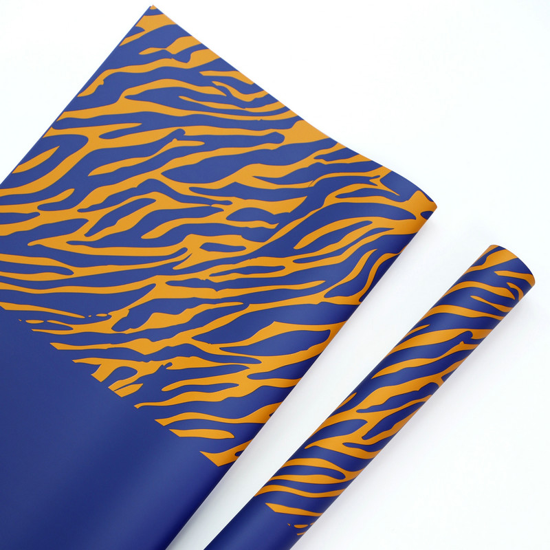 Zebra-print na anim na kulay na papel na pambalot ng bulaklak
