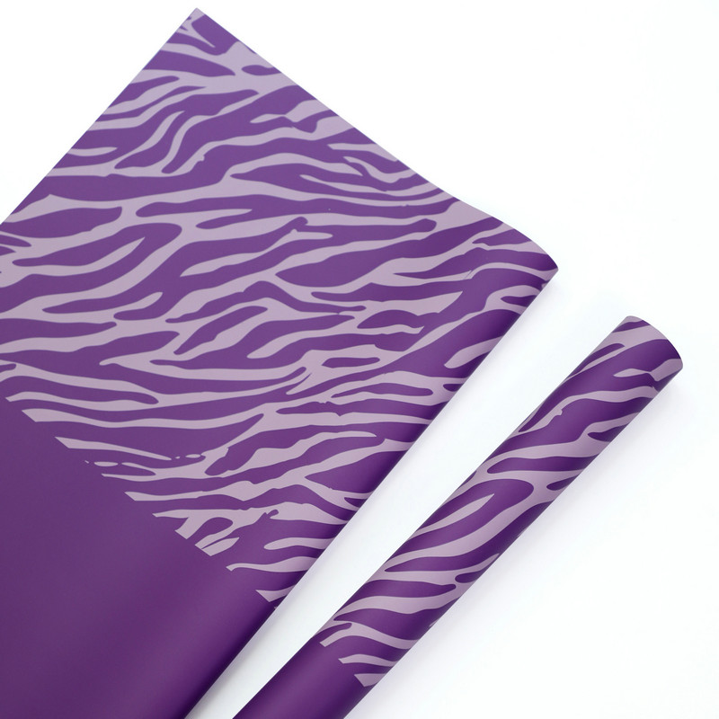 Zebra-print na anim na kulay na papel na pambalot ng bulaklak
