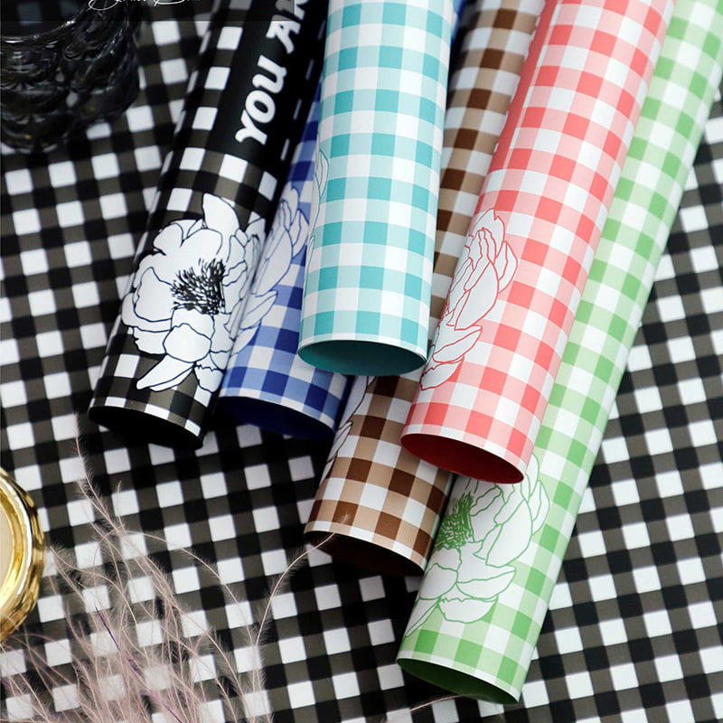 Plaid pattern feather flower wrapping paper