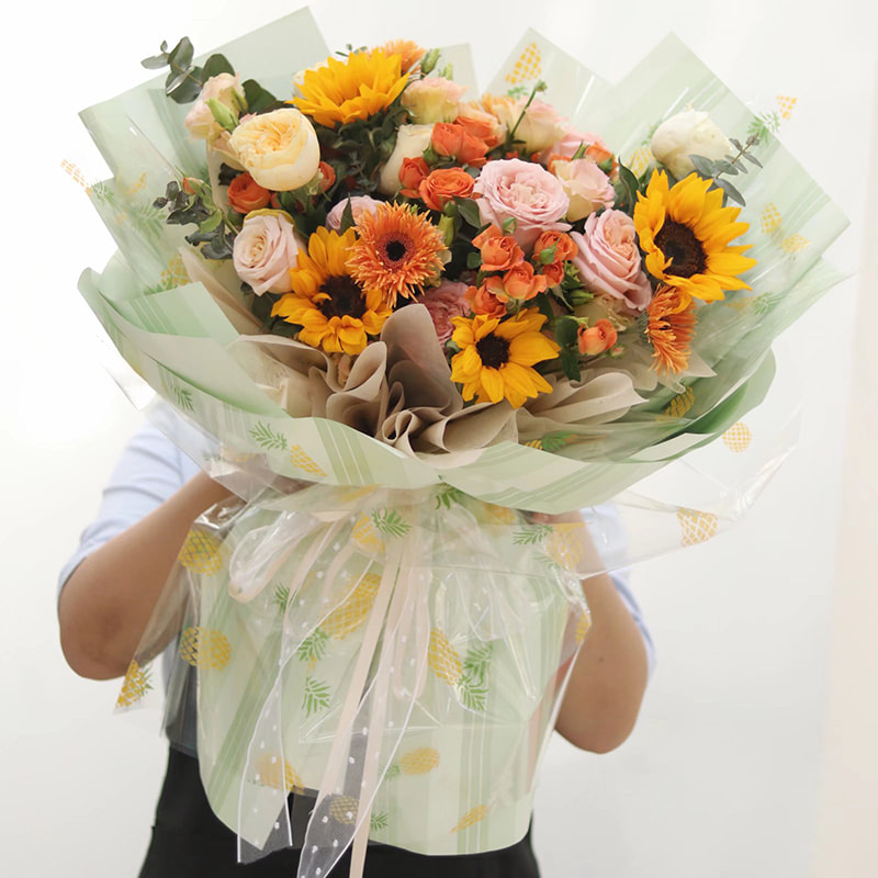 Hindi tinatablan ng tubig na double-sided coated flower wrapping paper