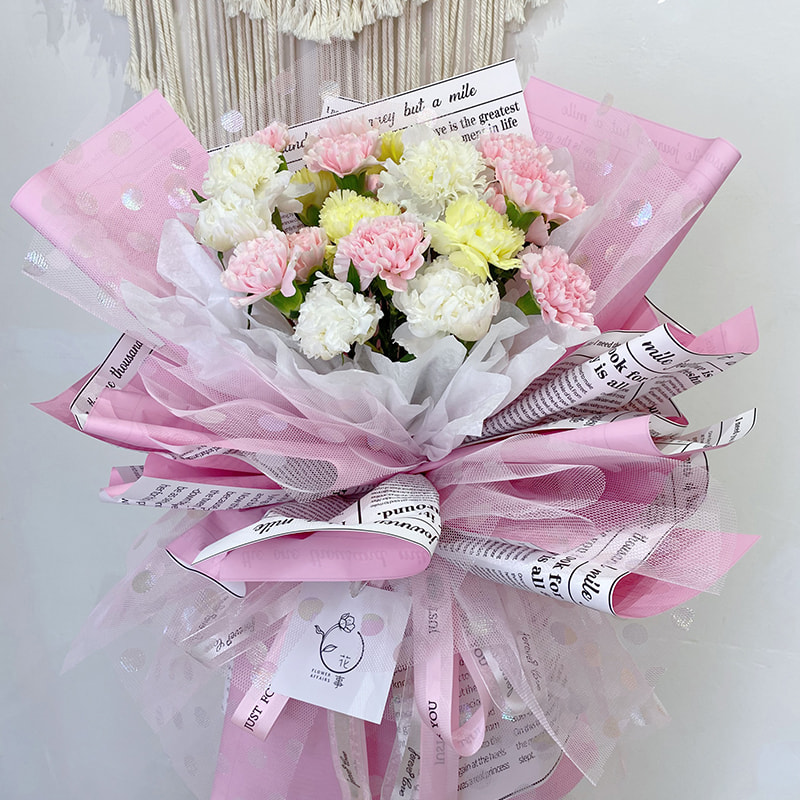 English na papel na pambalot ng bulaklak na pahayagan