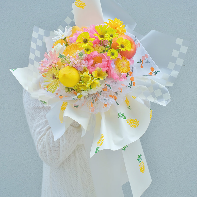 Simple fruit pattern bouquet wrapping paper
