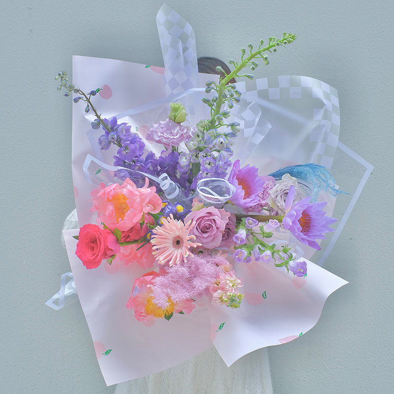 Simple fruit pattern bouquet wrapping paper