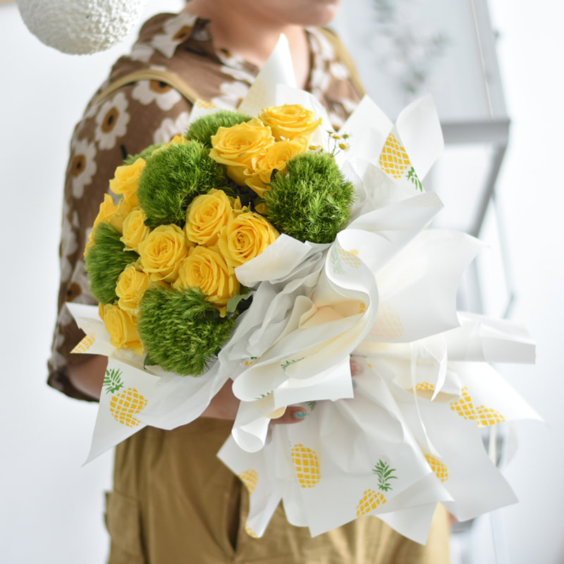 Simple fruit pattern bouquet wrapping paper