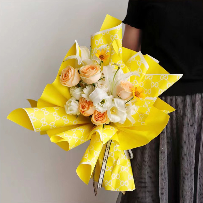 Naka-istilong G-Flower Wrapping Paper
