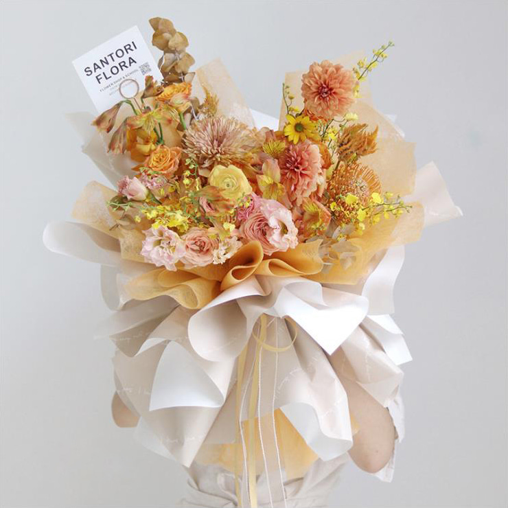 Naka-print na Romantic Bouquet Wrapping Paper