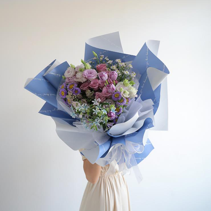 Naka-print na Romantic Bouquet Wrapping Paper