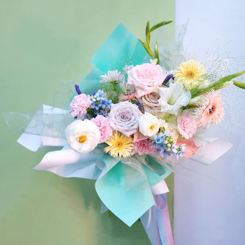 Premium Gradient Flower Bouquet Wrapping Paper