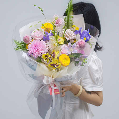 Gradient Print Bouquet Wrapping Paper