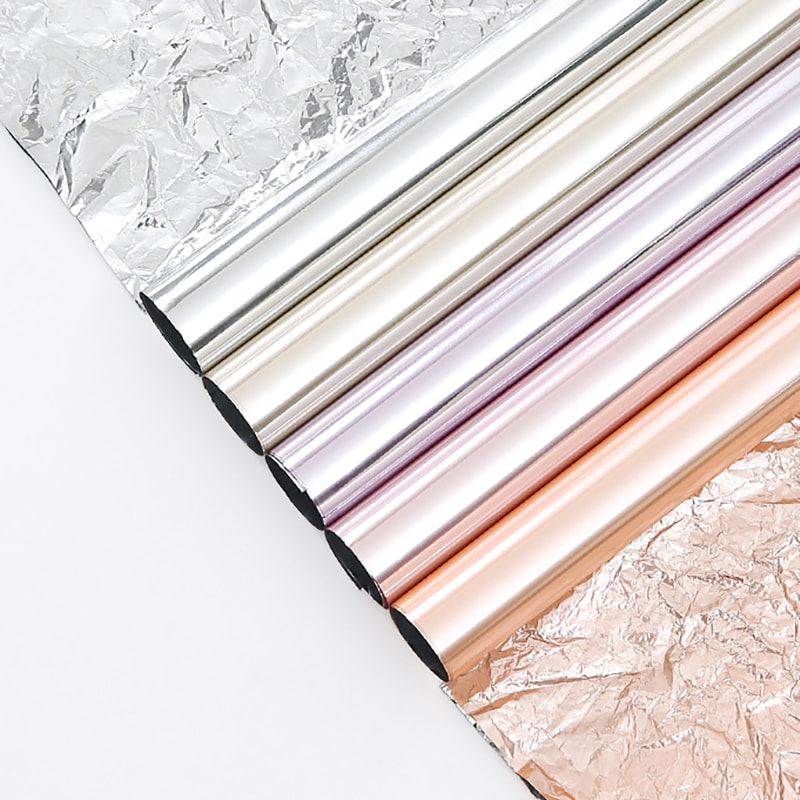 Solid-Color Mirrored Bouquet Wrapping Paper