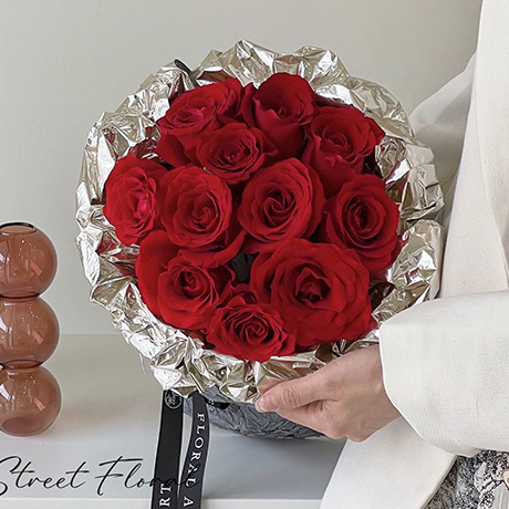 Solid-Color Mirrored Bouquet Wrapping Paper
